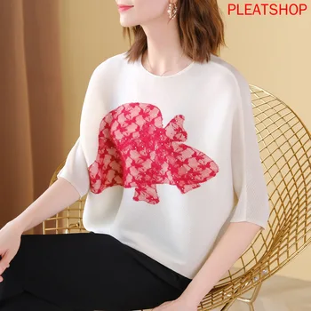 

MIYAKE Pleats T-shirt Women's New Autumn Fashion Bat Sleeve Loose and Plus-sized Slim All-match Machine Embroidery Top