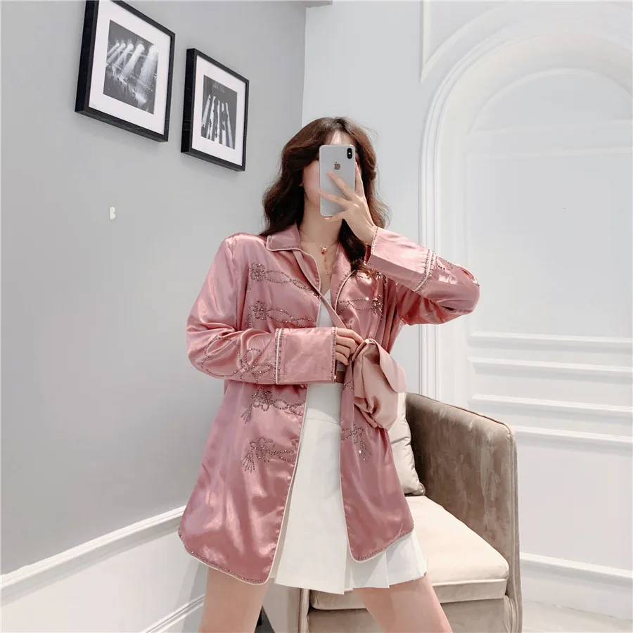

Photo Shoot Sweet Crit Laziness Girly Style Fall in Love, Pink Silky Satin Gloss Suit Jacket
