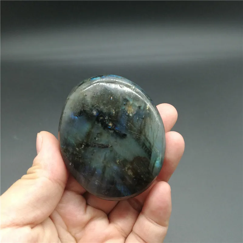 100g Natural mineral specimen Flashy Labradorite Pebble Palm Stone RD20