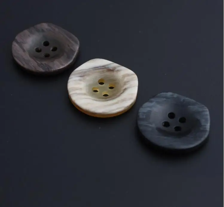 10 개/몫 15-43mm 하이 엔드 수지 4 눈 불규칙한 반원형 버튼 코트 윈드 브레이커 자켓 의류 버튼 C237