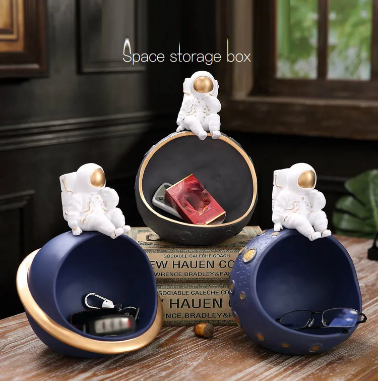 

Creative Resin Round Astronaut Key Storage Box Living Room Coffee Table Decoration Candy Snack Fruit Tray Storage Box Home Decor