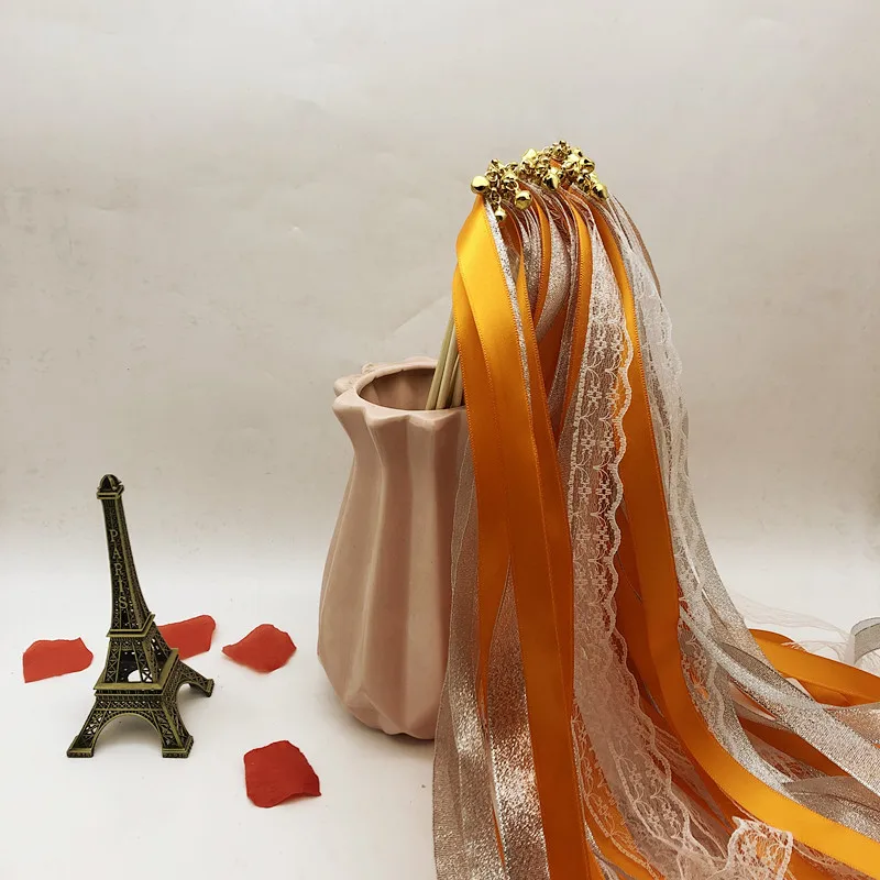 Розовый и фиолетовый цвет; Свадебная лента палочки с золотым лента с колокольчиком Длинные ленты для жонглирования палочка для свадебной ленты 10/30 шт./партия, лидер продаж
