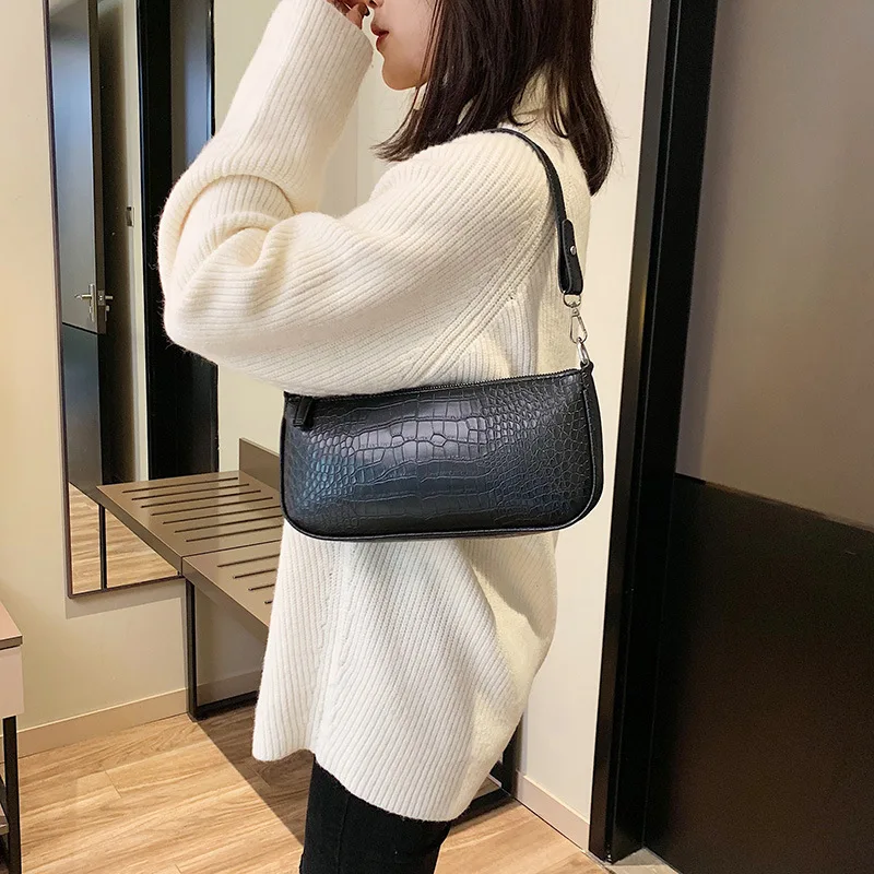 Bandolera de hombro de Color sólido para mujer, Bolso pequeño de viaje con cadena, cruzado de cuero PU A la moda, 2021