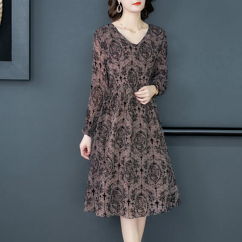 

Fashion V-neck Retro Dress Women's 2020 Early Spring New Style Middle-aged Mom Elegant Elegant over-the-Knee Medium-length Dress
