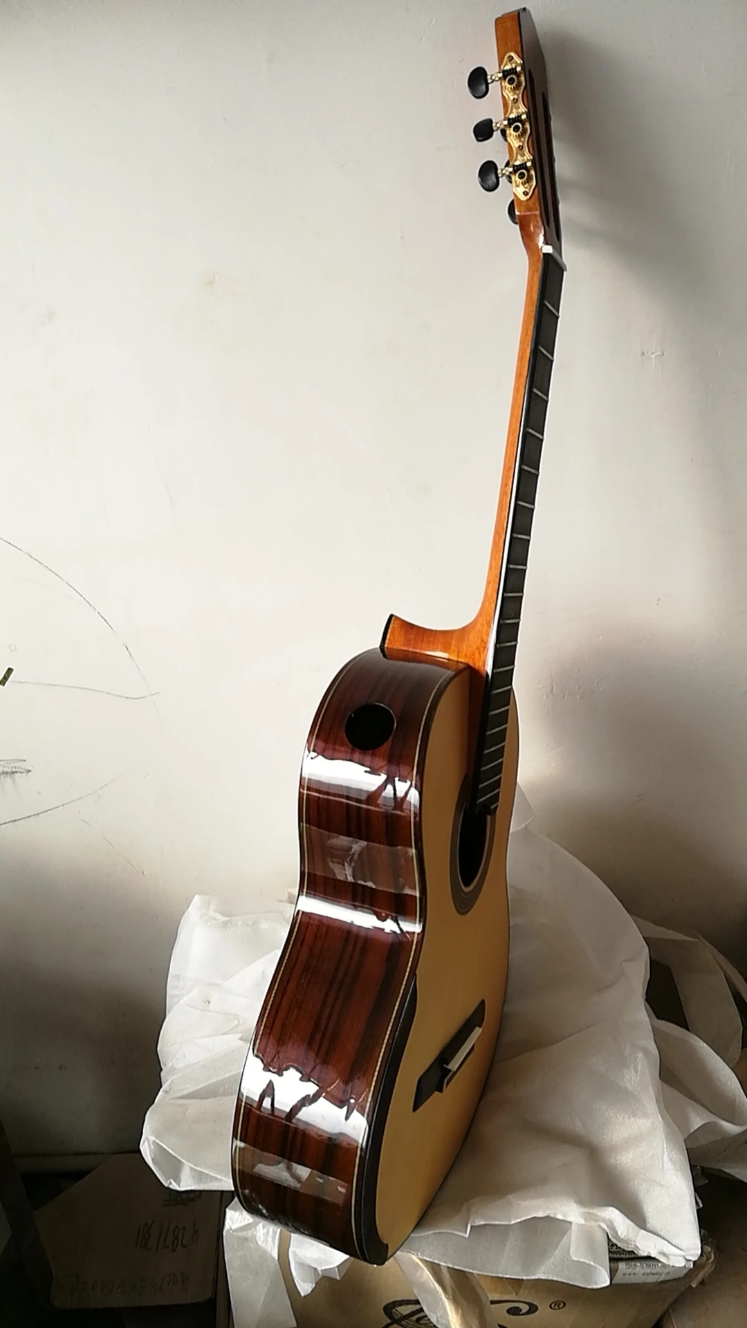 Guitare classique personnalisée de Style petit homme, avec manche  surélevé/Port unique - AliExpress