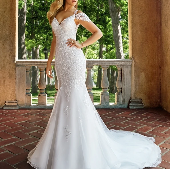 

Vintage Cap Sleeves Deep V-Neck White Appliques Beading Bridal Dresses Wedding Dresses Custom-Made robe de mariee wedding dress