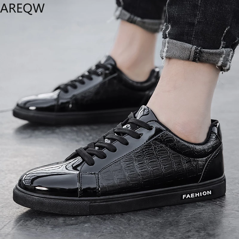 

2020 Luxury New Crocodile Leather Casual Shoes for Men Autumn Summer Slip on Lazy Flat Shoes Men Loafers Sport Sneakers