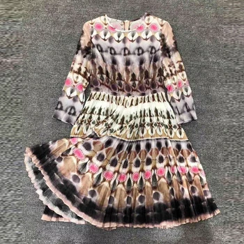 

Woman Feather Dress Long Sleeve Casual Pleated Dress Floral 100% Cotton Dress