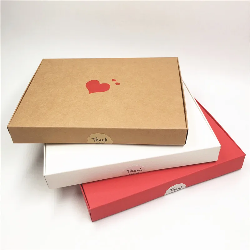 

50Pcs/Lot 20x15x2.5cm Thermoprint Gold Heartshap Box For Extension Holiday And Wedding Favour Gift Box