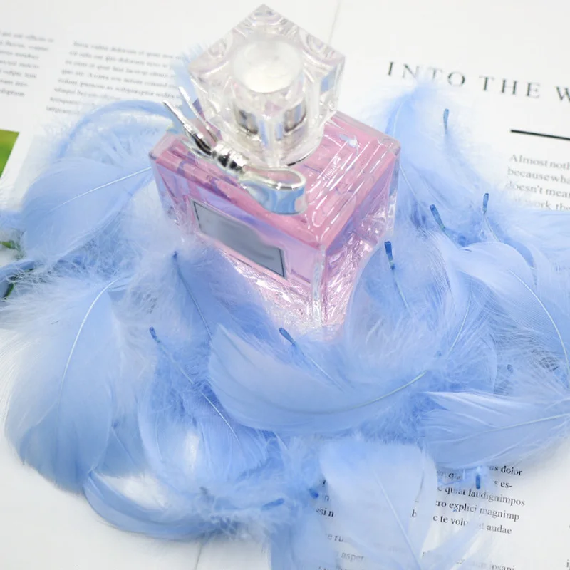 light blue Дешевые 1000 шт./пакет Свадебная конфетная коробка наполнитель 5 см куриное перо розовый/синий/фиолетовый/мятного цвета Macaron Цвет на День святого Валентина DIY Подарочная коробка Декор - Цвет: light blue