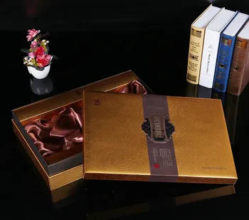 

Matte Lamination Gift Box lid and base rigid paper custom packaging with black foam insert and postcard ---DH11722