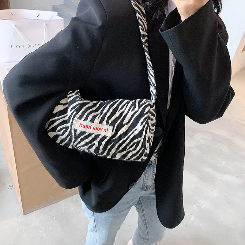 Body クロスボディバッグ 芸能人愛用 Acne Bag Studios Cross Carlosguzman Com Mx