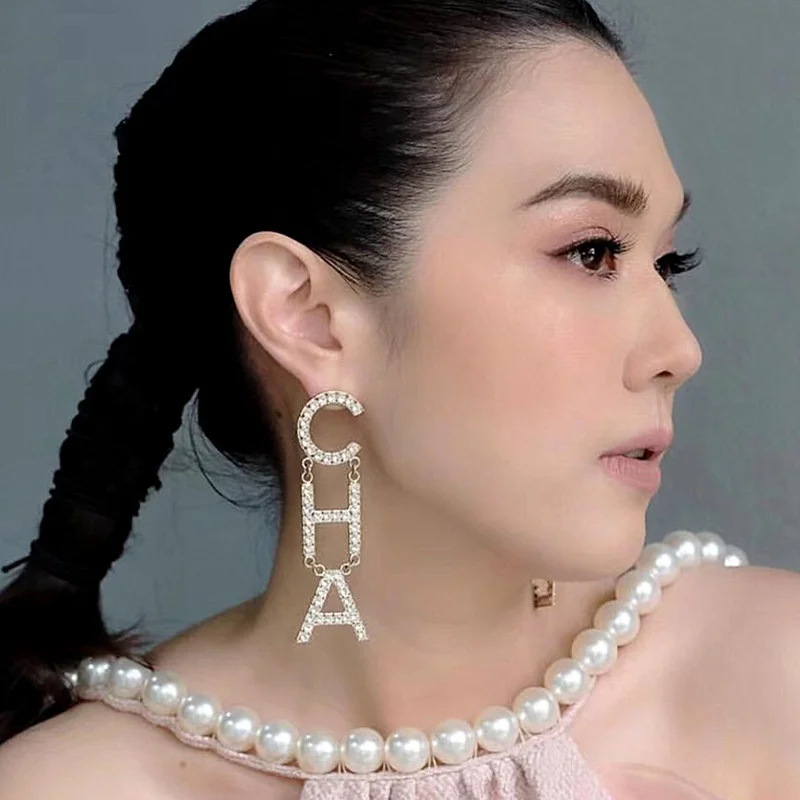 2020 Fashion Punk Exaggerated Fashion Crystal Wang Letter Earrings Rhinestone Letters Dangle Earrings For Women Girl Jewlery