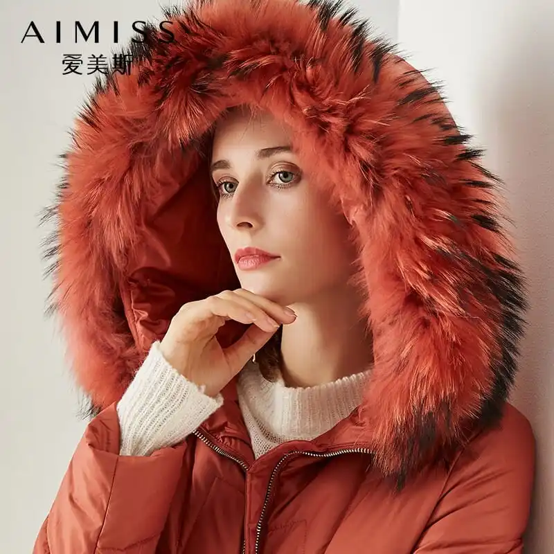 AIMISS Фирменная Новинка для женщин натуральный пуховик Толстая куртка перо мех с капюшоном модные длинные рукава красный цвет повседневное длинное пальто Темный пух
