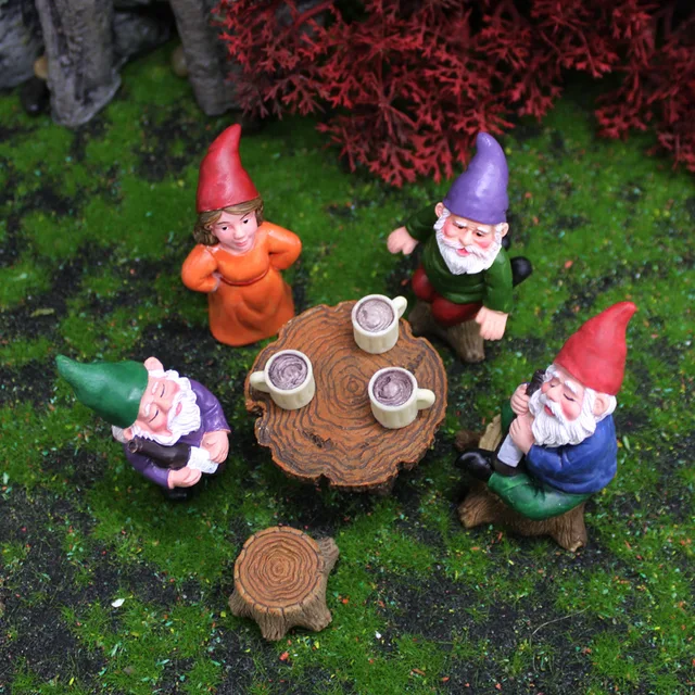 4 pièces/ensemble Mini Gnome drôle et mignon, Statue de nains en résine, décoration de bonsaï pour la maison, le bureau, Sculpture, livraison directe 5