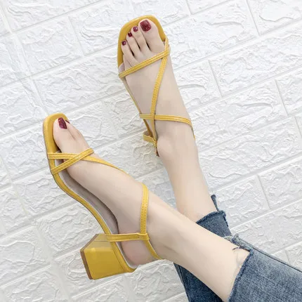 

2019 new women's sandals sweet girl wind word buckle square head with heel sandals