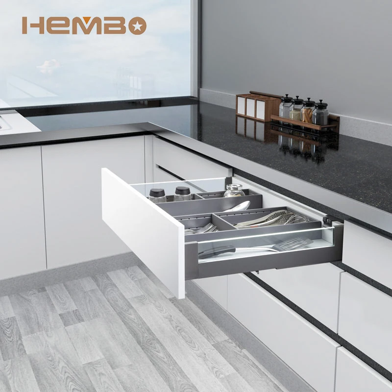 

HB1880-B02 Classical box with side round railings Height 135mm Tandem Box