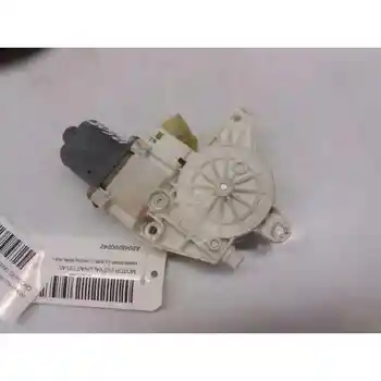 

A2048200242 WINDOW MOTOR FRONT RIGHT MERCEDES C CLASS (W204) SALOON