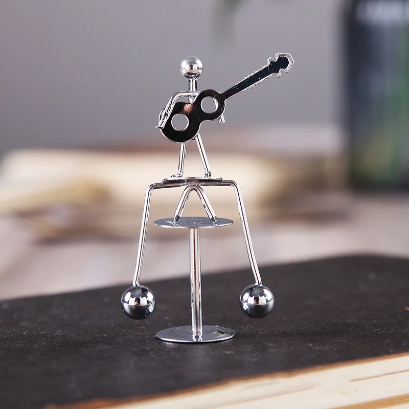 Мини Баланс мужчины Железный человек мяч настольный декор маятник Колыбель