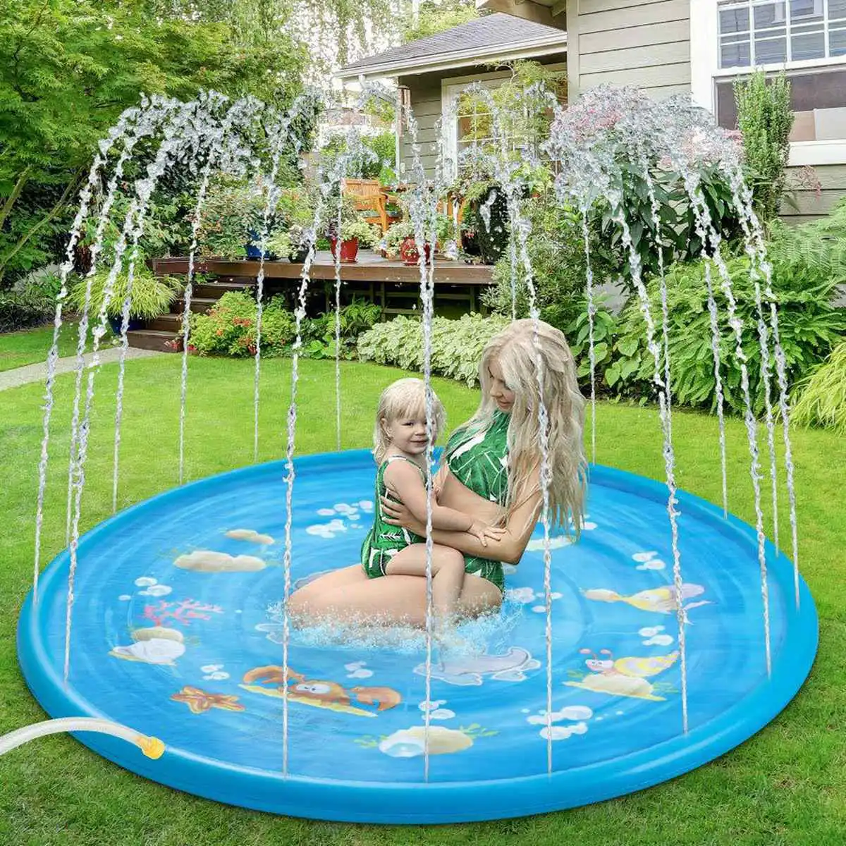 inflatable pool with sprinkler