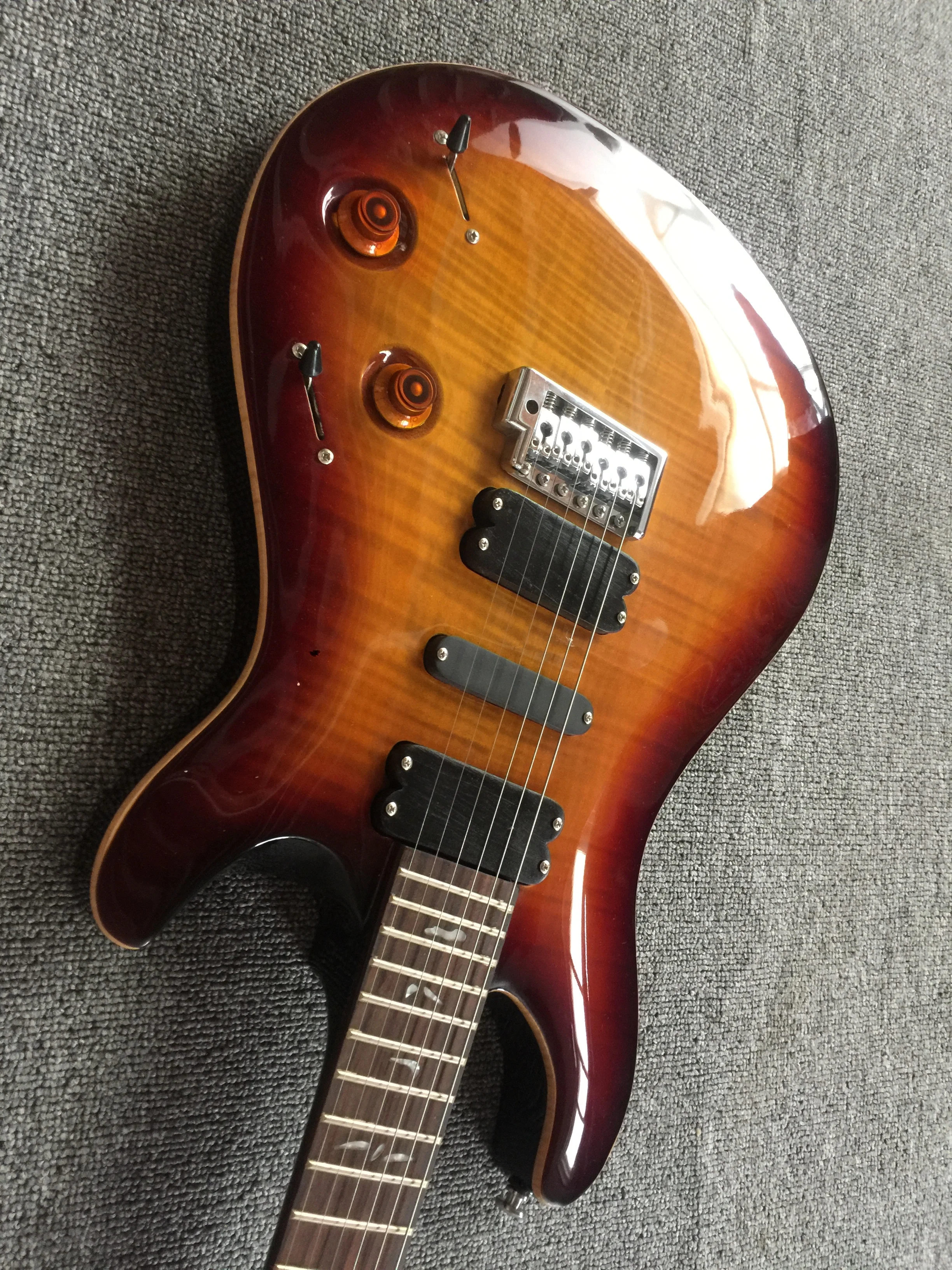 

Electric Guitar / anmiyue mahogany tiger veneer high-end guitar / customizable Chinese electric guitar
