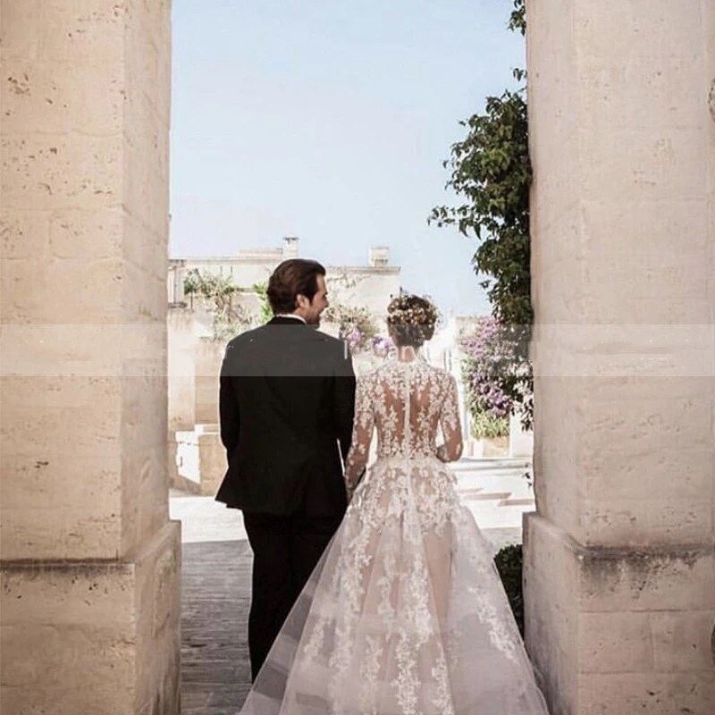 Romantic-Wedding-Dress-With-Long-Sleeves-Sheer-High-Neckline-Ivory-Appliques-Italy-Bride-vestido-de-casamento (2)