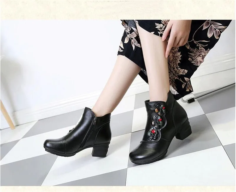 YAERNI Autumn Winter Shoes Woman Cow Leather Flower Shoes Comfort Med Heel Ankle Boots Genuine Leather Fashion Shoes women