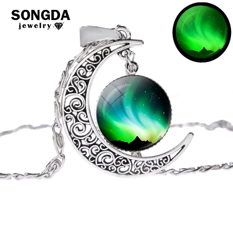 Northern Lights Necklace Green Natural Crescent Moon Galaxy Universe Scenery Space Gem Pendant Necklace Aurora Jewelry Gifts New