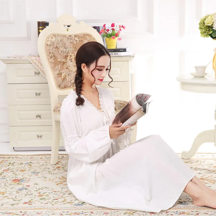 Autumn White Premium Luxury Embroidery Cotton Sexy French Court Princess Nightwear Long Sleeve Sexy Sleepwear V-Neck Night Gown