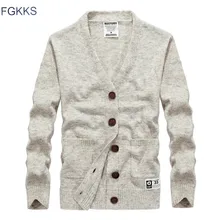 FGKKS, мужские кардиганы, свитера, модный бренд, мужской Однотонный свитер с v-образным вырезом, Мужской Повседневный свитер, пальто