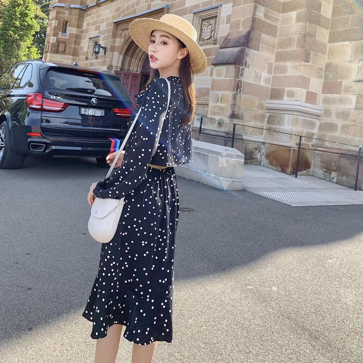 

Photo Shoot CHIC Ladies' Black And White with Pattern Retro Waist Hugging Slimming Backless Mid-length V-neck Polka Dot Flounced