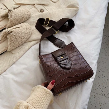 

2020 Stone Pattern Shoulder Messenger Bag Winter New Embossed Female Bag Lady Mobile Phone Bag Wallet Fashion Shopping Bag