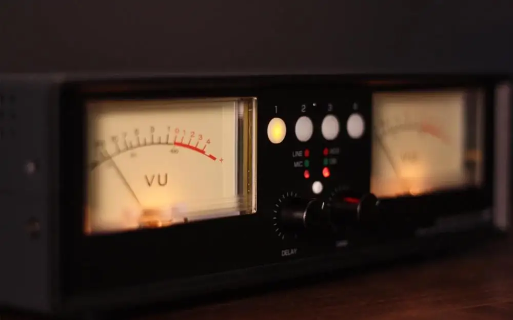 US $149.60 VU2DL LED VersionBulb Version MICLINE Dual VU Meter Audio Splitter Box 4Way Switcher Sound Level Indicator