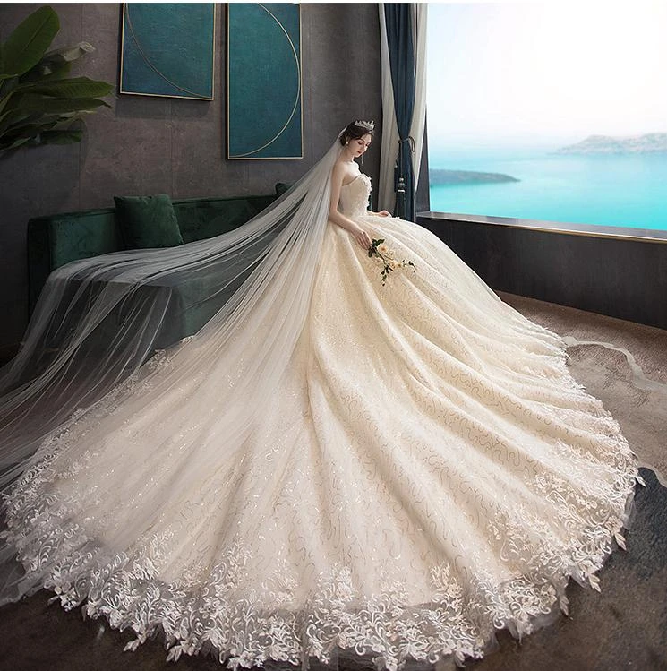 Long court dress Outlet