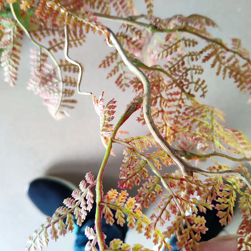 Настенные Висячие папоротник лоза зелень искусственные цветы для свадебного украшения Флорес пластиковые искусственные растения Флер искусственное ротанг