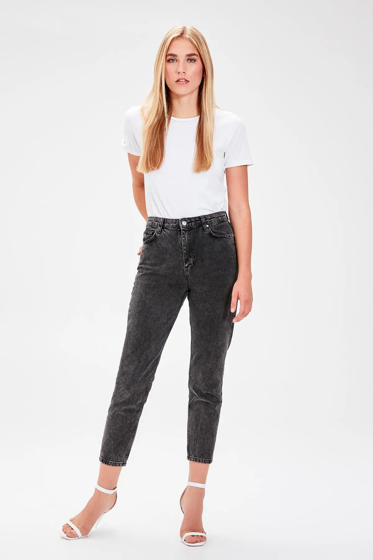 Trendyol/черные джинсы с завышенной талией и надписью «Bel Mom» TWOAW20JE0027