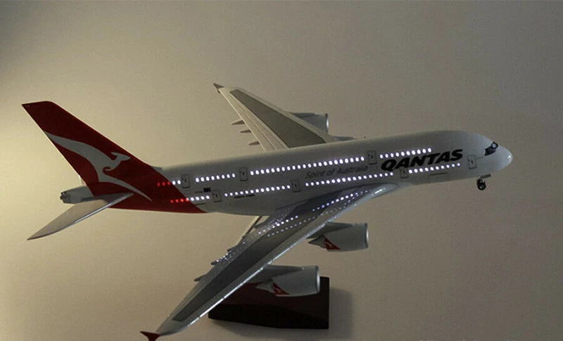 1/160 Simulation Passenger Aircraft Airplane Model A380 w/with LED Light Office 