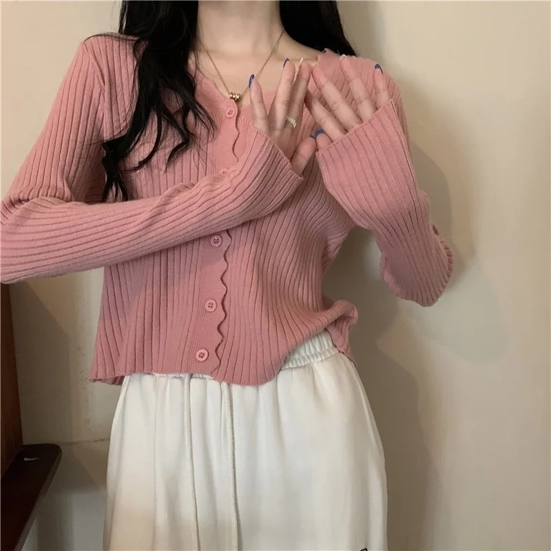 Early autumn Korean top new design sense short women's knitted cardigan lazy style V-Neck long sleeve sweater coat |