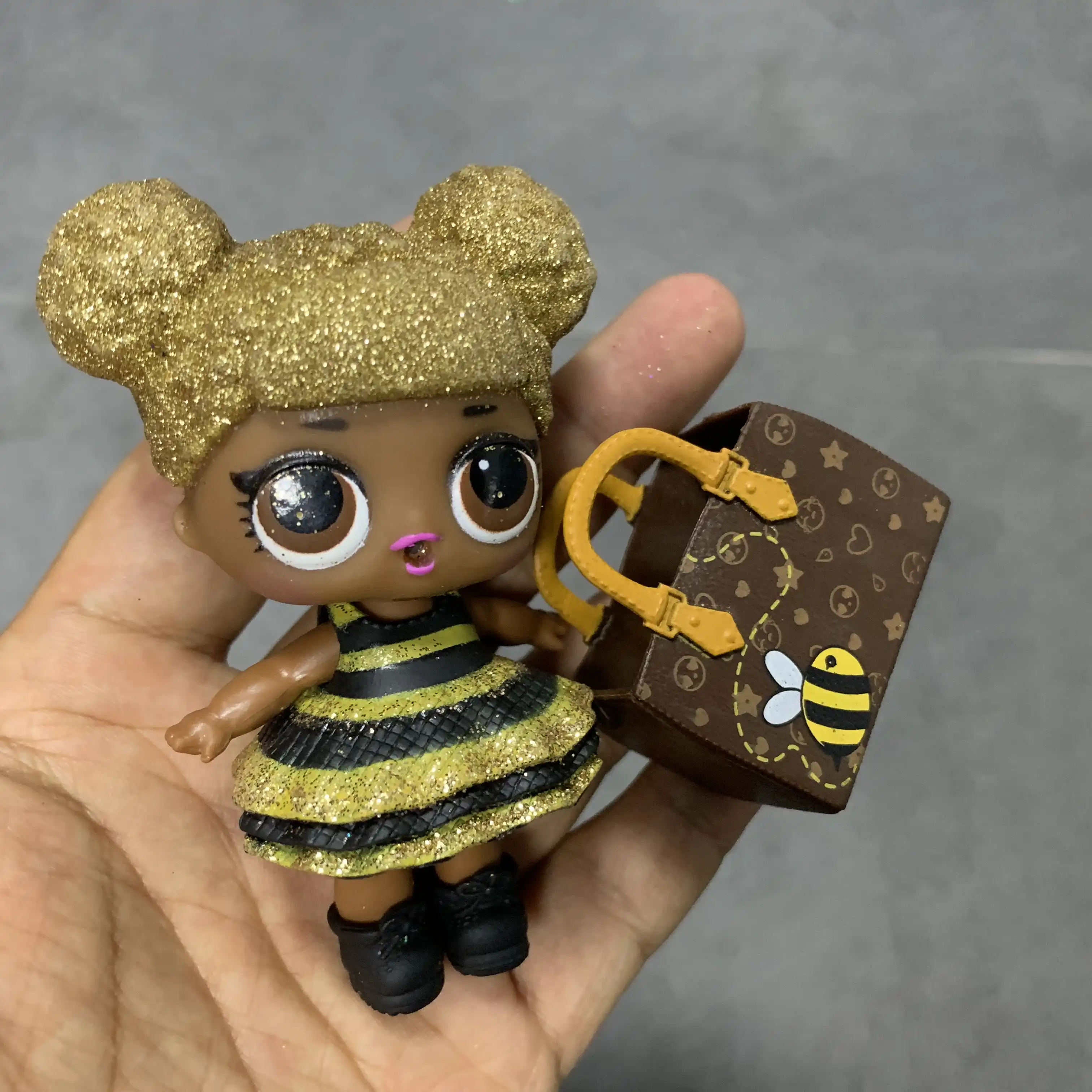 muñeca lol abeja
