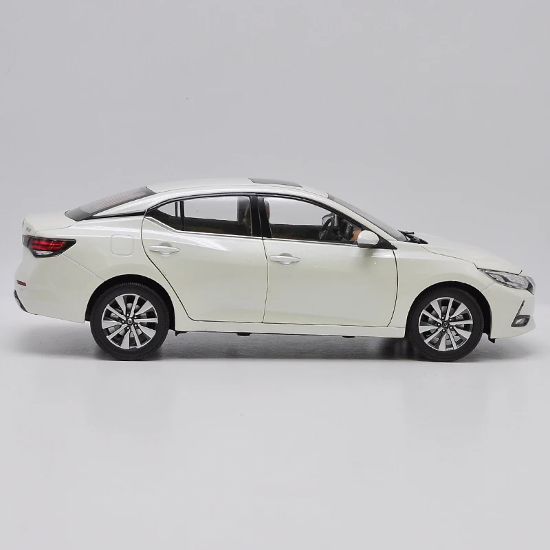 1:18 Nissan 14th 2019 SYLPHY литая модель автомобиля игрушечная металлическая оригинальная
