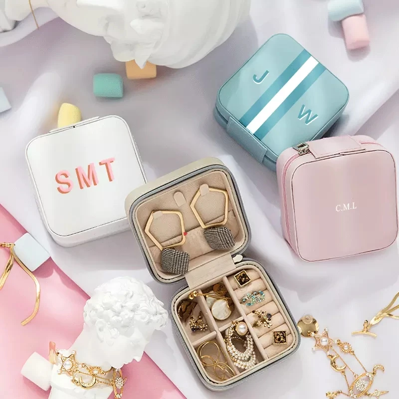 Personalised-PetiteTravel-Jewelrry-Case-Custom-Shadow-Printed-Gift-For-Her-Luxury-small-earings-ring-bag-box.png_.webp (2)
