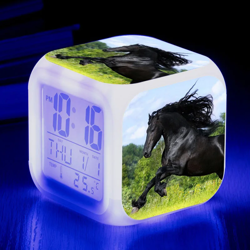 Будильник с бегущей лошадкой, 7 часов, светящийся светодиодный, меняющий цвет, цифровой будильник для детей, подарок на день рождения, многофункциональные электронные часы - Цвет: Розовый