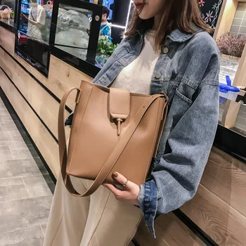 

Women's Bag 2020 New Fashion Korean Version Wild Messenger Large Capacity Simple Picture Mother Bucket Bag
