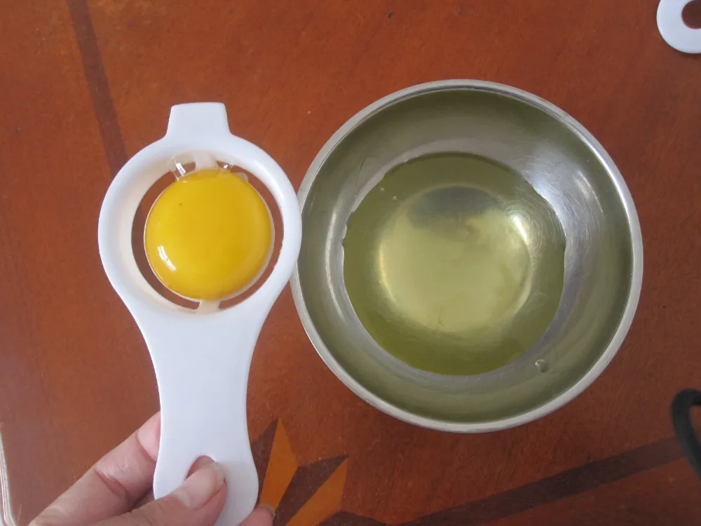 Plastic Egg Yolk White Separator Eco Friendly PP Food Grade Material 12*4.5 cm Egg Divider Tools