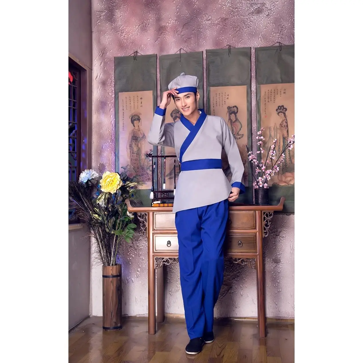 Рисунок 2 - Древний китайский костюм ханфу