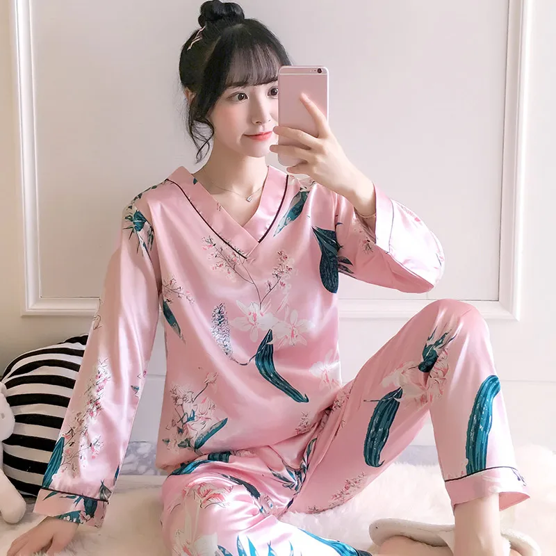 902Pink Пижама с милым рисунком из мультфильма, комплект шелковой женской одежды для сна, весна-осень, новые женские пижамные комплекты с v-образным вырезом, домашняя пижама для молодых девушек - Цвет: 902Pink