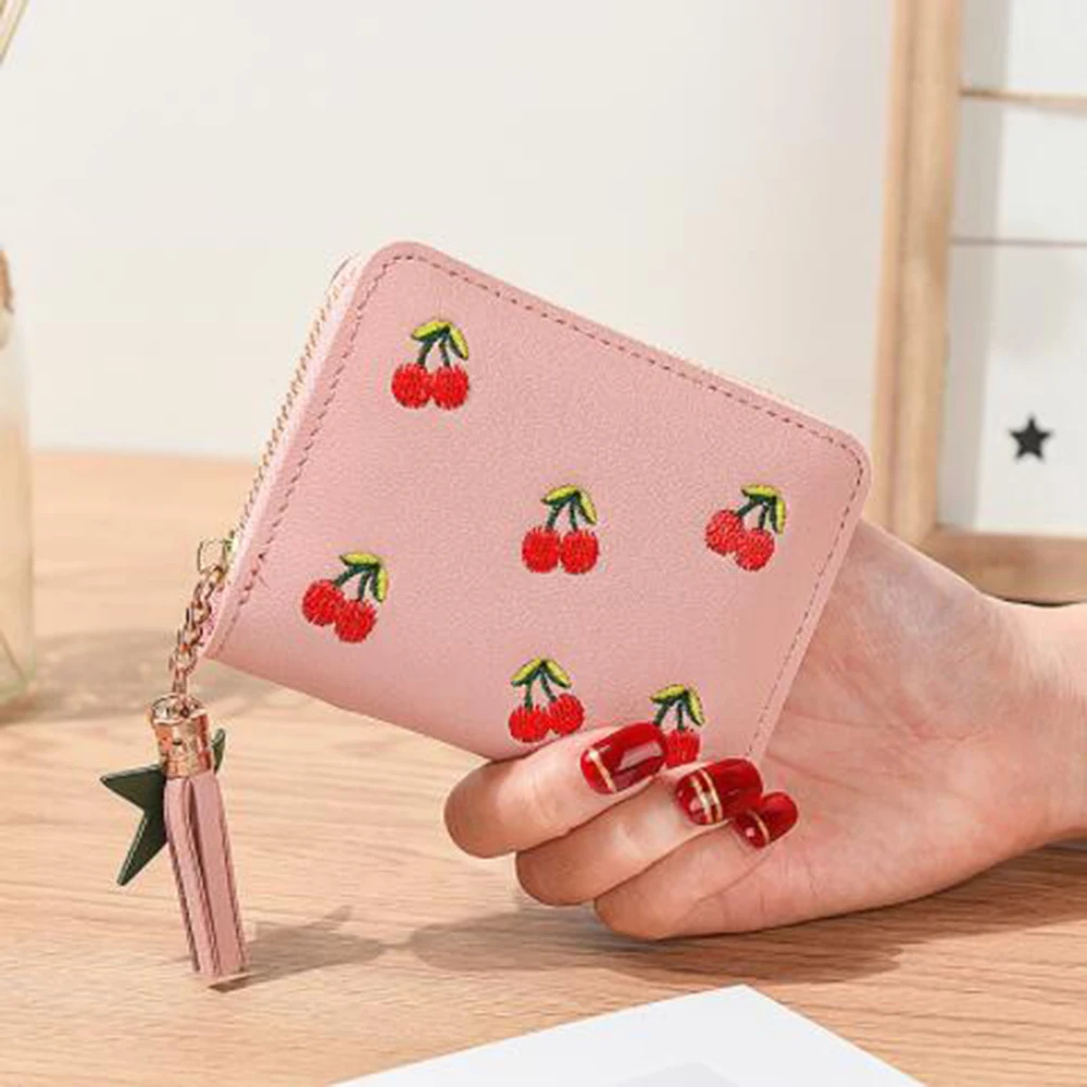 Pink Короткий женский кошелек из искусственной кожи с вышивкой вишни, модный кошелек на молнии для монет с кисточками, женские клатчи, кошельки для карт, отделение для монет - Цвет: Pink