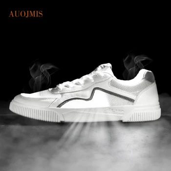 

2019 new reflective summer breathable white shoes men's wild men's casual Korean version of the trend of summer white shoes