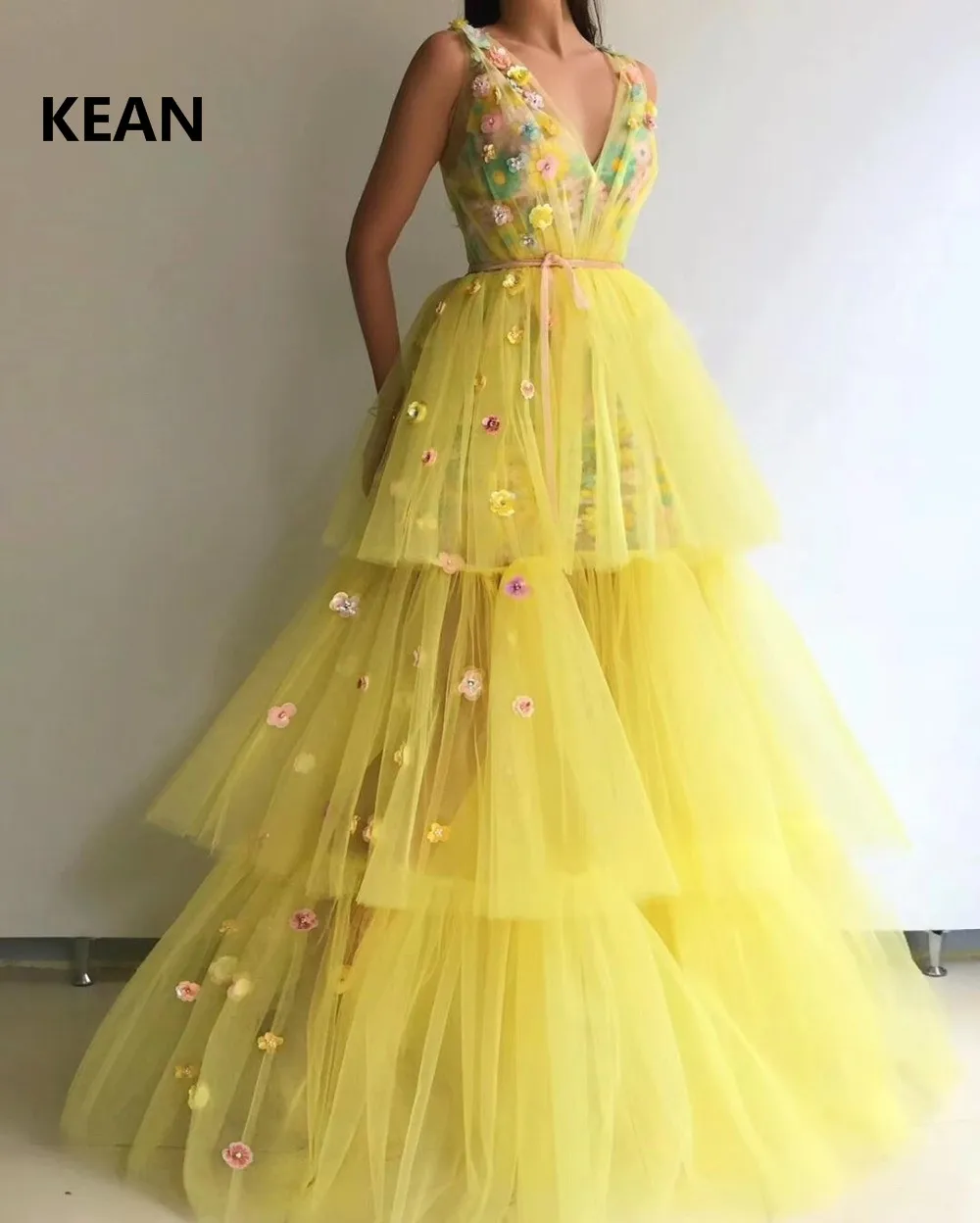 

Yellow Evening Dress V-Neck Applique Tiered Robe De Soiree Formal Dress Islamic Dubai Kaftan Saudi Arabic Prom Dress vestidos