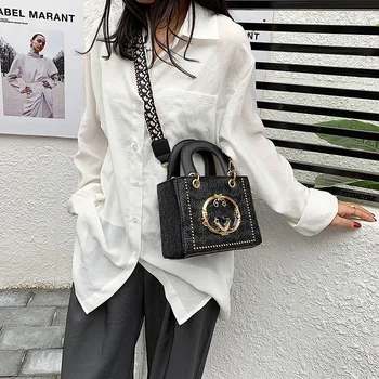 

Women's High Quality Luxury Brand Rivet Handbag Ladies Fashion Wave Pattern Metal Letter Design Handbag Celebrity Popular Bags